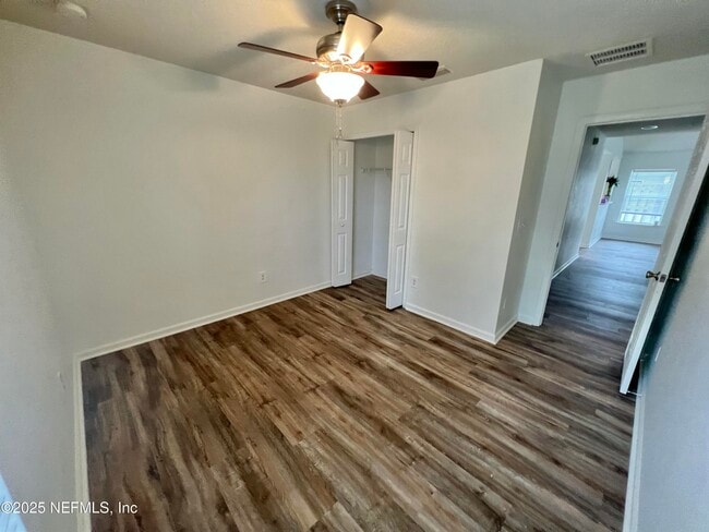 Building Photo - 469 Monet Ave