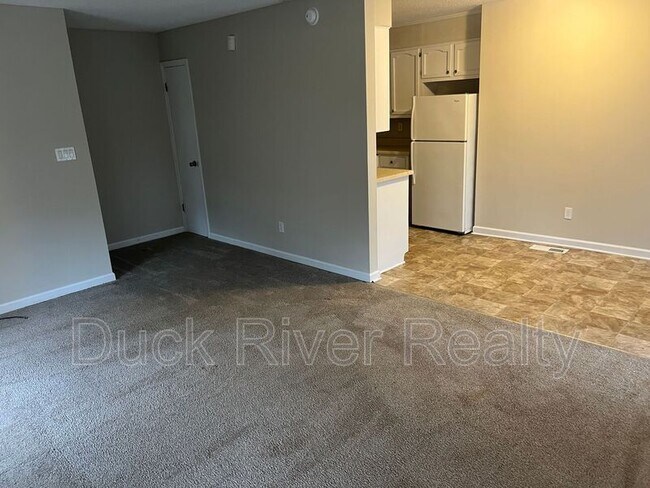 Building Photo - 203 Hunter Dr