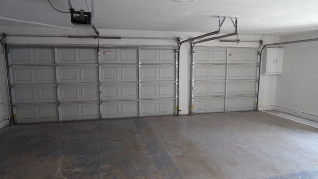 Building Photo - Beautiful Remodeled Single Story 4 BR 2 BA Home With 3 Car attached Garage