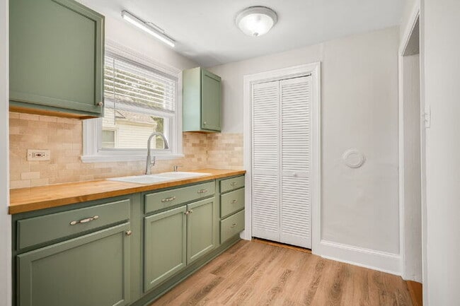 Building Photo - Charming 3-Bedroom, 1 Bath Home located in Sandston-$1750/Mo