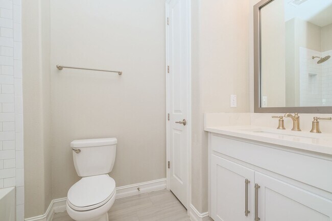 Building Photo - 4639 Almada Ln