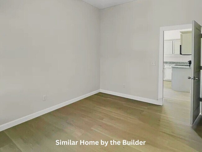 Building Photo - Stylish 3-Bed Duplex with Open Layout & Fenced Backyard