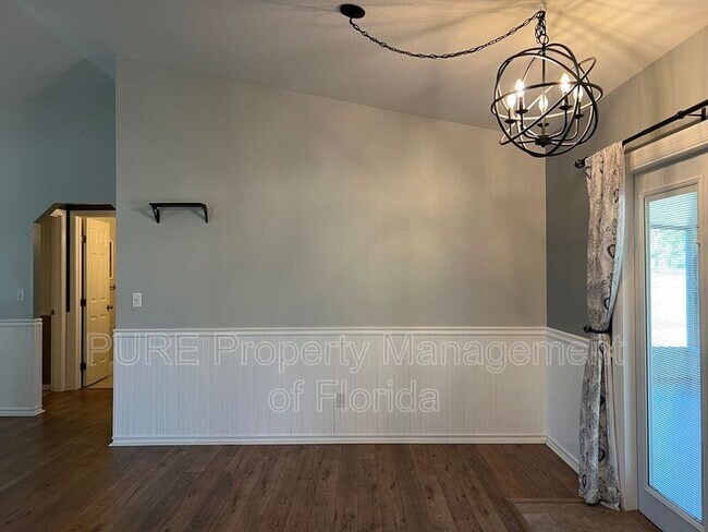 Building Photo - 112 Pecan Run