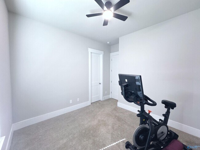 Building Photo - 401 Peach Orch Ln