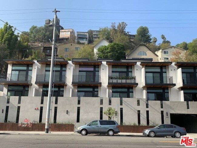 Building Photo - 2241 Hyperion Ave