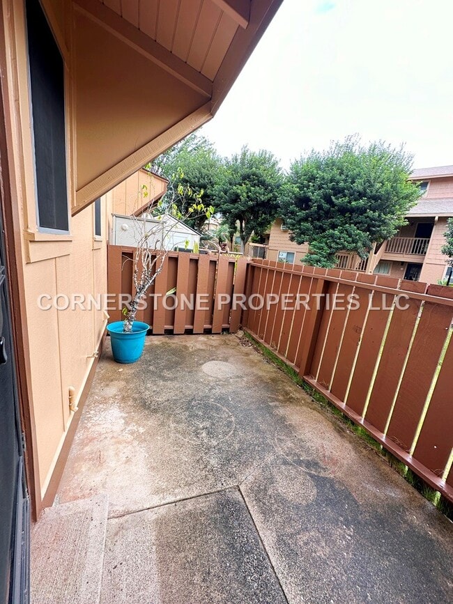 Building Photo - 98-1393-1393 Hinu Pl