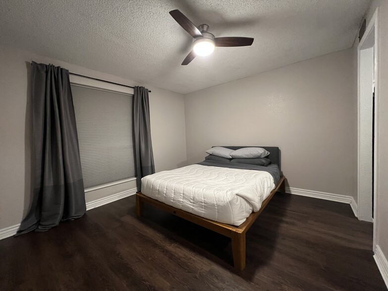 Bedroom - 4614 S Quail Park Dr