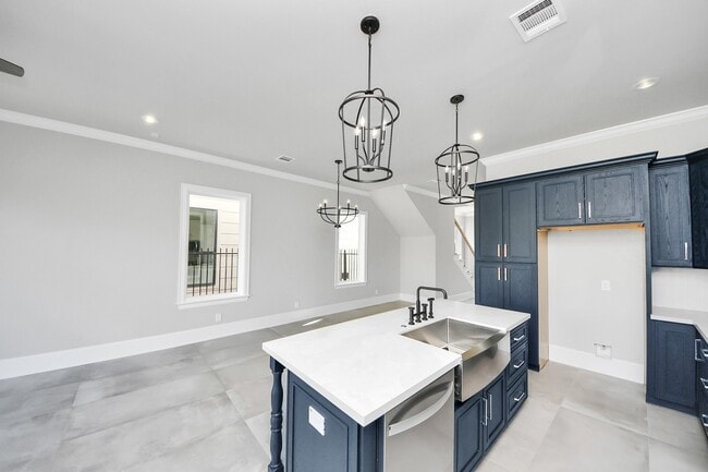 Building Photo - 6322 Milwee St