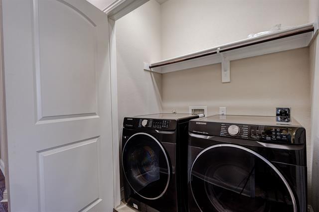 Building Photo - 6435 Las Colinas Blvd