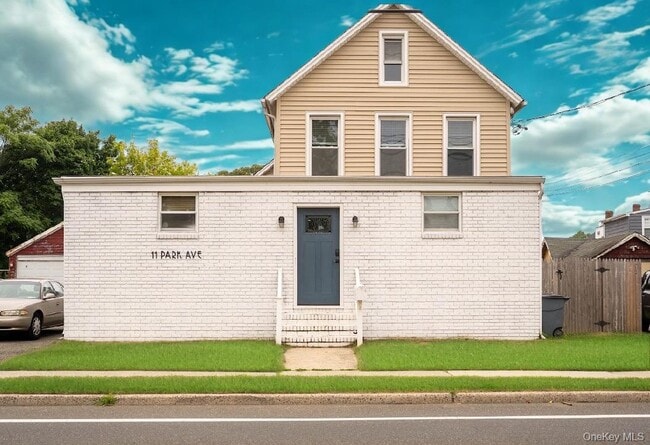 Primary Photo - 11 Park Ave