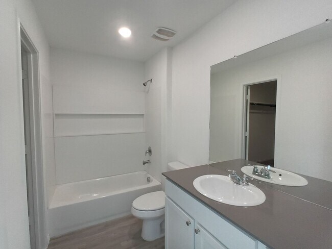 Building Photo - 7218 Duck Pond