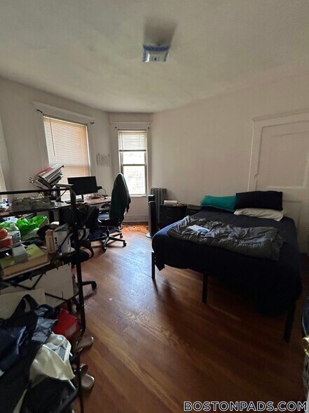 Building Photo - 11 Scottfield Rd