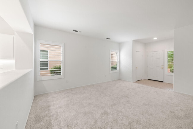 Building Photo - 78685 Rockwell Cir