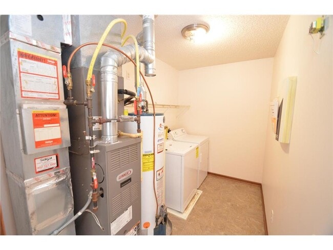 Building Photo - 15661 60th Ave N