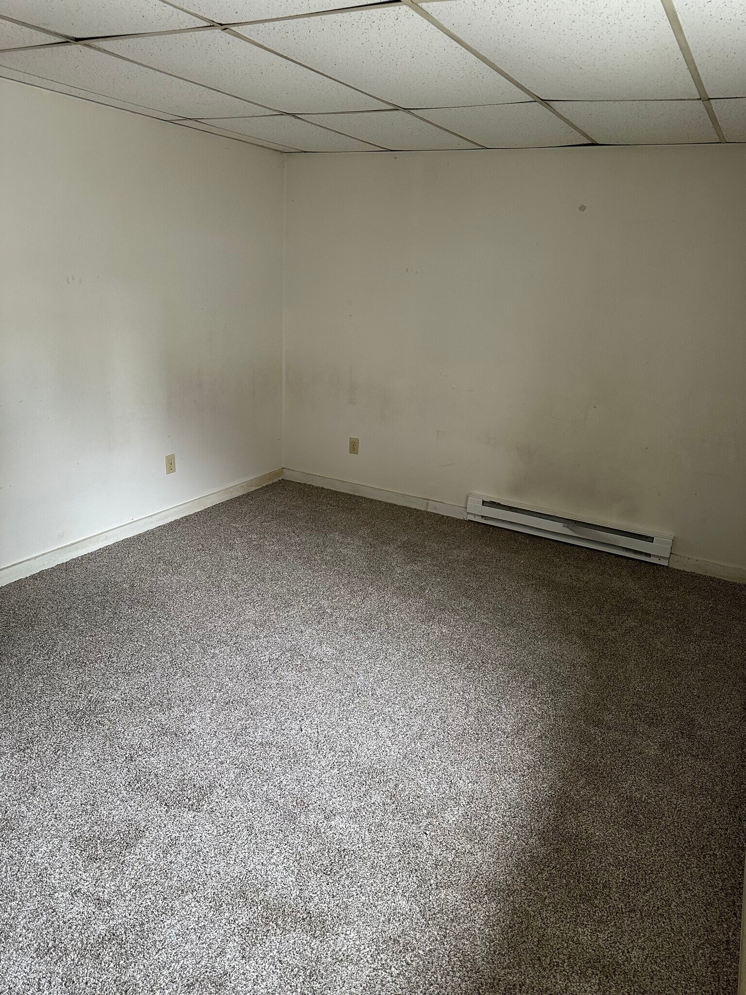 Building Photo - 305 W Railroad St