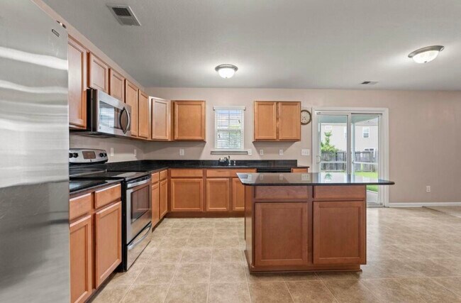 Building Photo - 1825 Polaris Dr