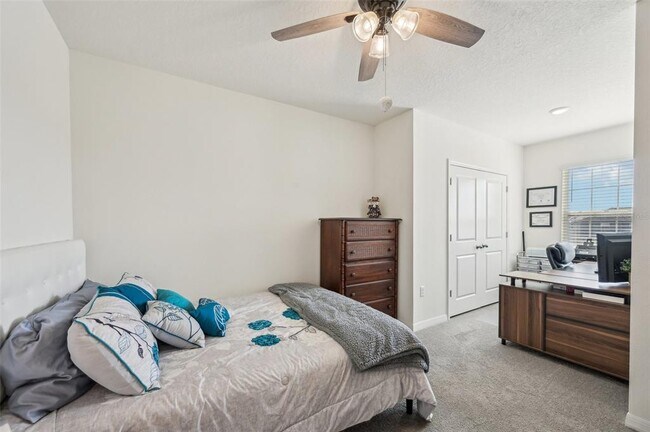Building Photo - 16646 Maude Dr