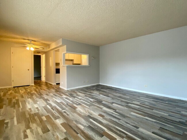 Building Photo - 1 Bedroom/ 1 Bath with Easy access to I-25...