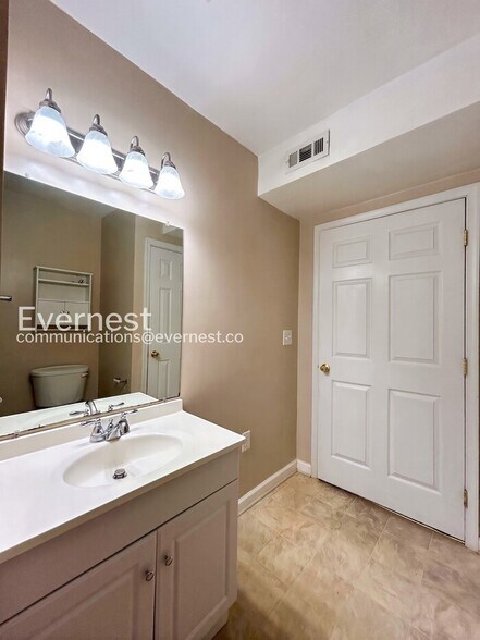Building Photo - 11406 Wentworth Ct