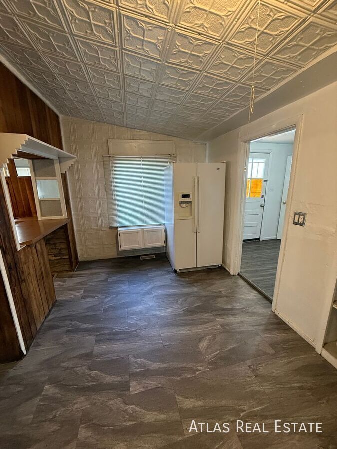 Building Photo - 2924 W 4th Ave