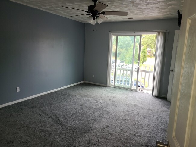 Building Photo - 6452 Dillard Pl