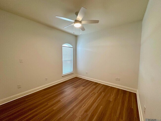 Building Photo - 10723 Hillbrook Ave