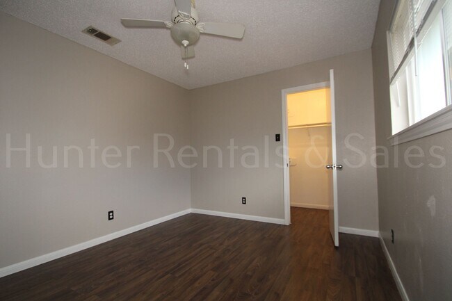 Building Photo - Stylish Killeen Retreat on Mountain View Drive