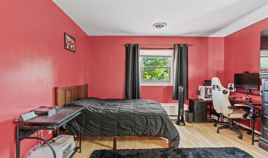 Building Photo - 6 Heartwood Ct