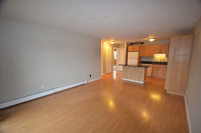 Building Photo - Dillon Valley East Condo! Unfurnished! Hea...