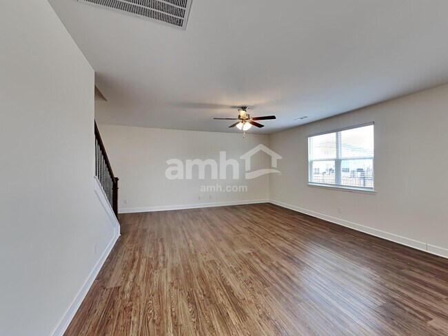 Building Photo - 5290 Lake Maxwell Dr