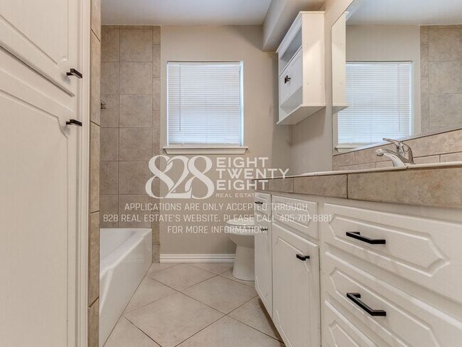 Building Photo - *AVAILABLE NOW!* Recently Updated 3 Bed/2 Bath Single Family Home Near Lake Overholser!