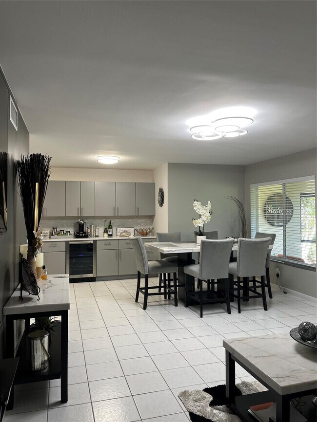 Building Photo - 113 Lake Pine Cir