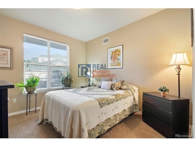 Building Photo - 7222 S Blackhawk St