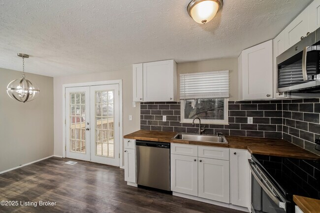 Building Photo - 8407 Archwood Ct