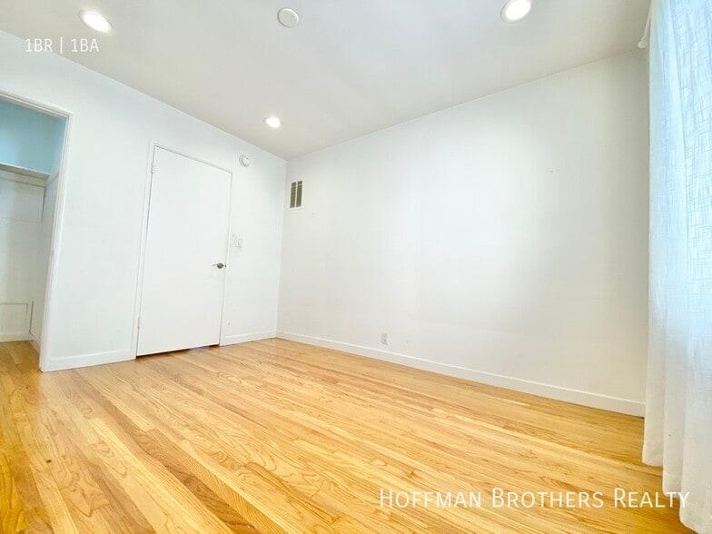 Building Photo - 125 N Hamilton Dr