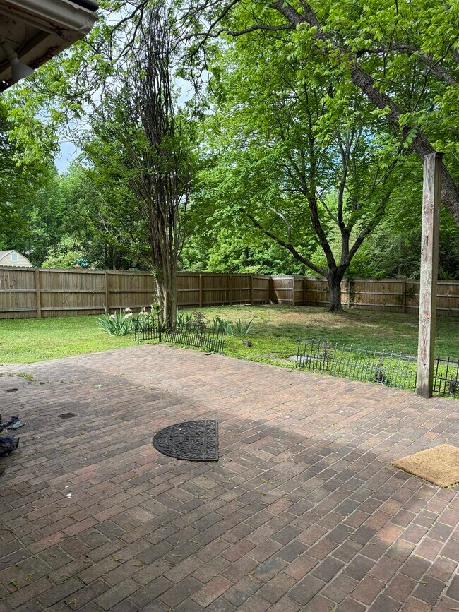 Building Photo - 2805 Morning Woods Dr