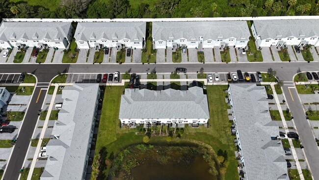 Building Photo - 475 Salisbury Cir