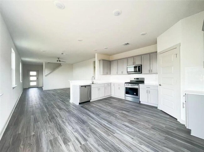 Building Photo - 7713 Jacobean WY