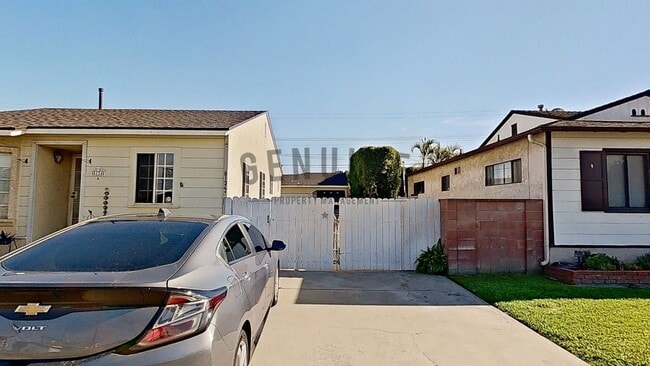 Building Photo - 8134 Poinsettia Dr