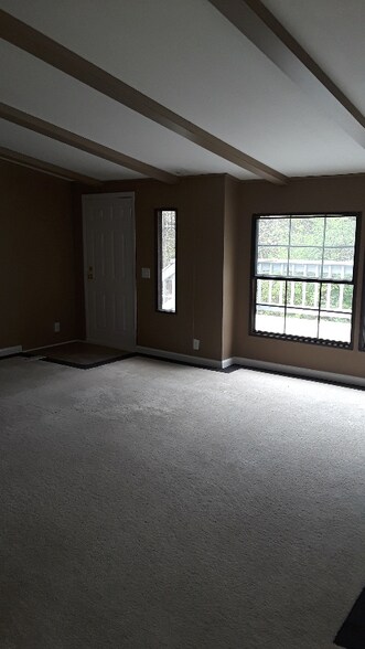 Building Photo - 9622 Clovercroft Rd