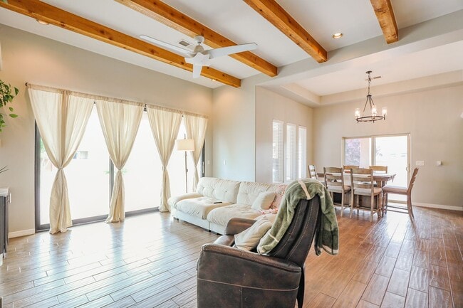 Building Photo - Beautiful 4 bedroom home with 3 Car Garage