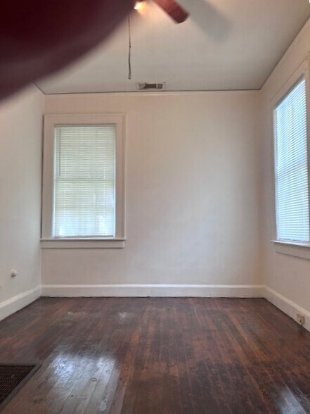 Building Photo - 3336 Park Ave