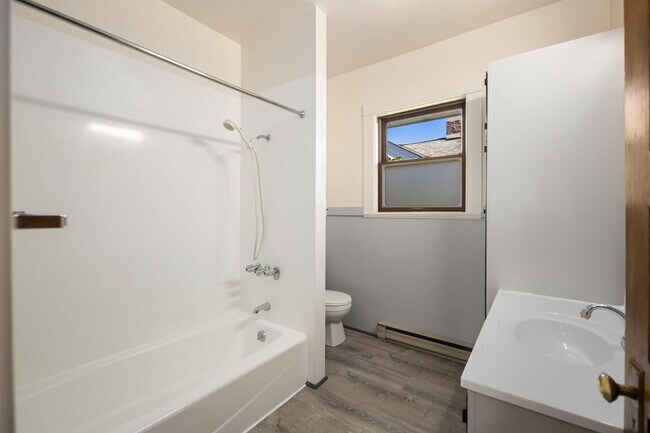 Building Photo - KIRKLAND ROSEHILL