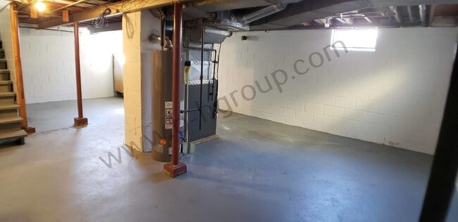 Building Photo - New Listing!