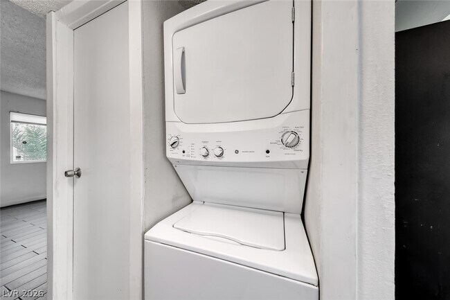 Building Photo - 4770 S Topaz St