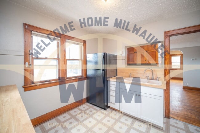 Building Photo - 2904 N 55th St