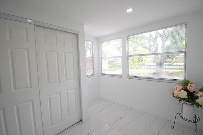 Building Photo - 3541 NW 37th Ave