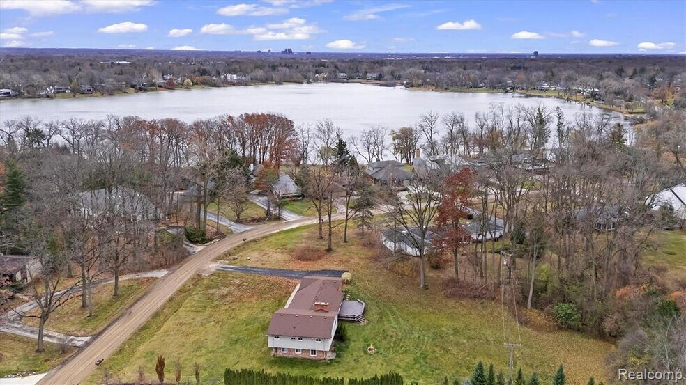 Building Photo - 5570 Forman Dr