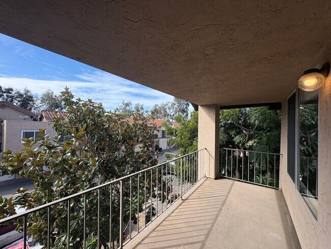 Building Photo - Modern 2BD/2BA San Marcos Condo w/ In-Unit...