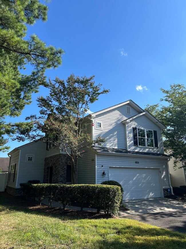 Building Photo - 8814 Meadowmont View Dr